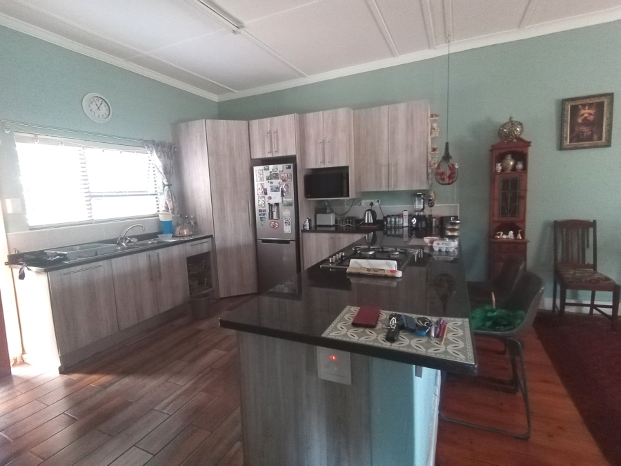 5 Bedroom Property for Sale in Berea Eastern Cape